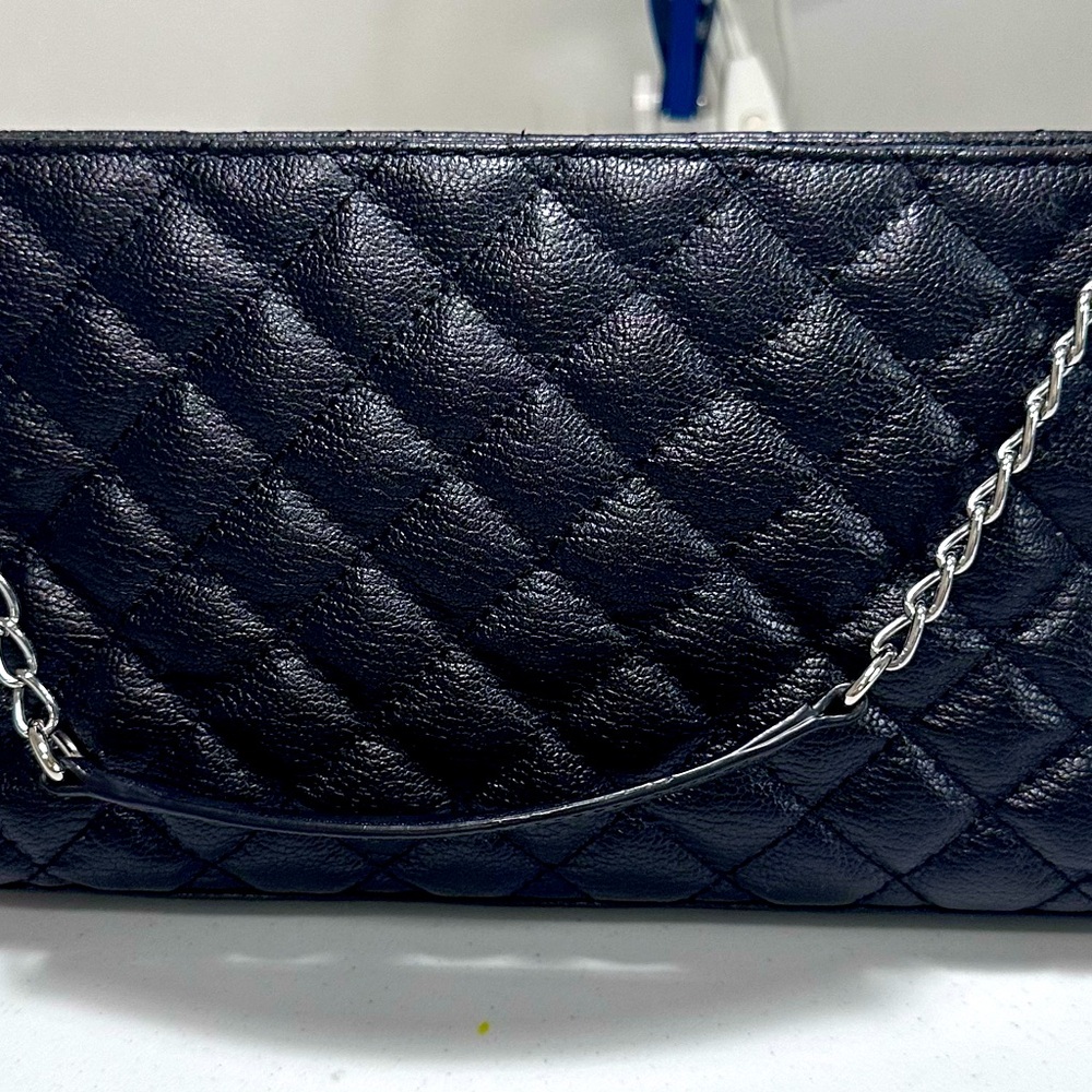 Elegant Black Quilted Chain Bag